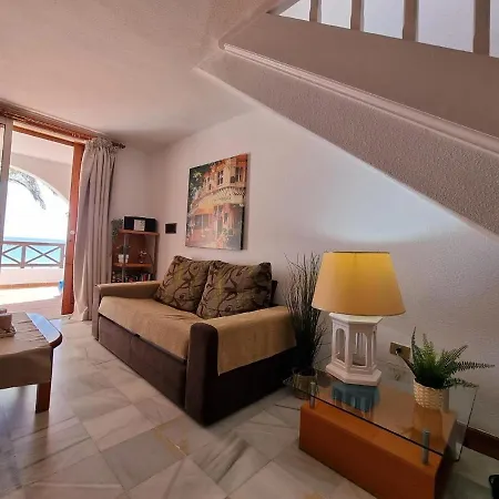 Wunderschoenes In Playa De La Americas Mit Grossem Gemeinsamem Pool Apartament